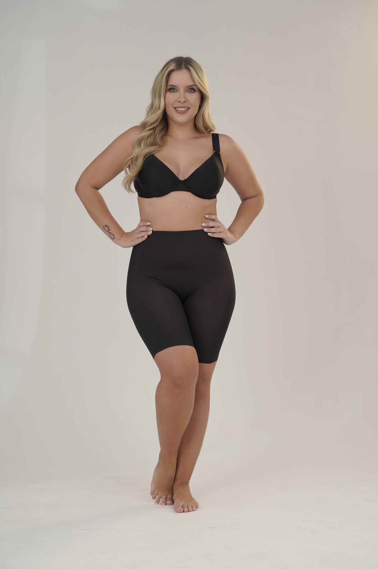 HIGH WAIST SHORT