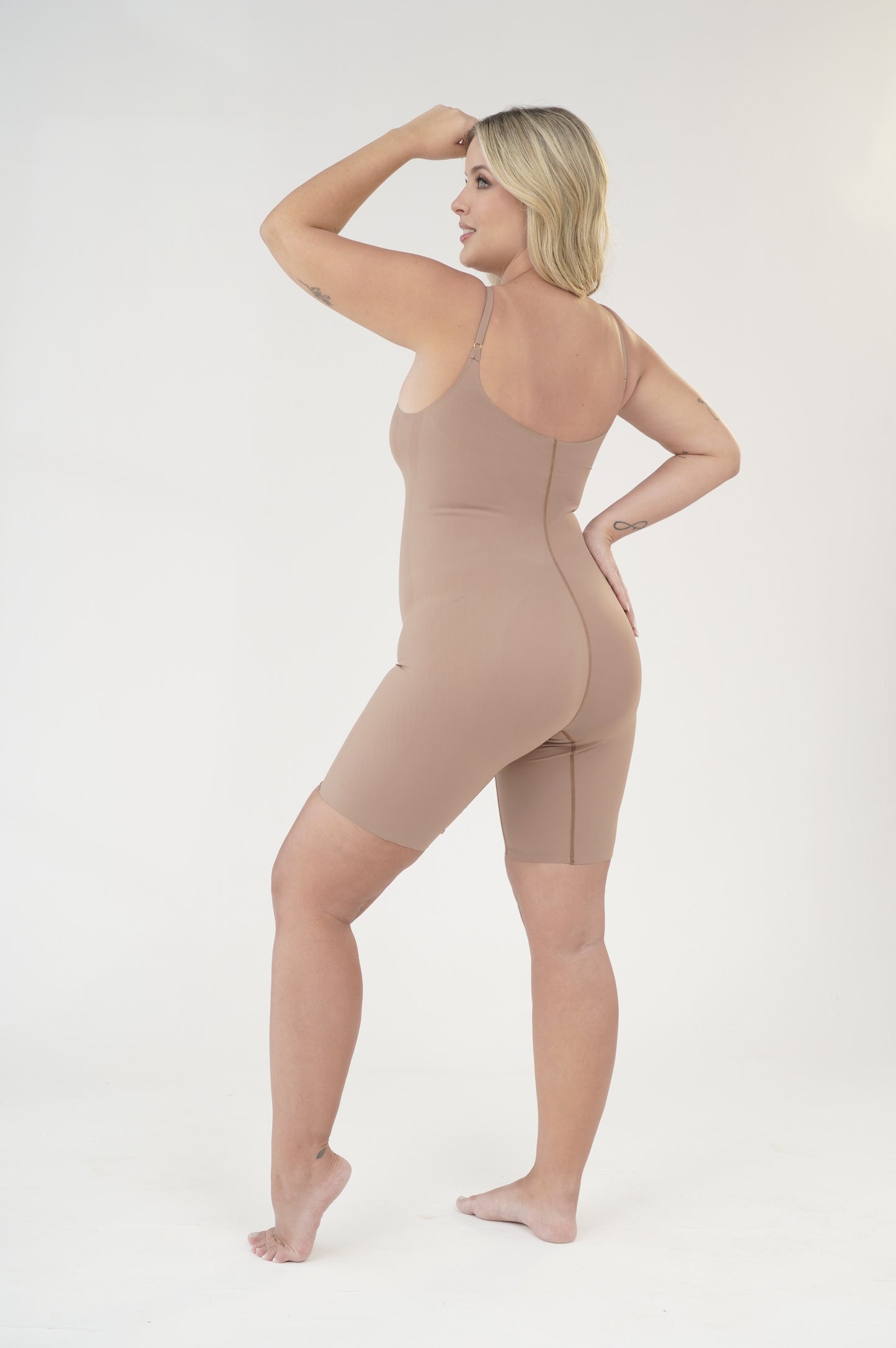 BODY SHORT